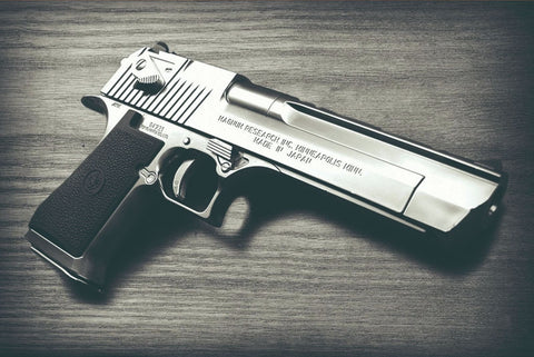 ブリキ看板 デザートイーグル ピストル 銃 インテリア レトロ ガレージ アメリカン 雑貨 壁飾り ディスプレイ