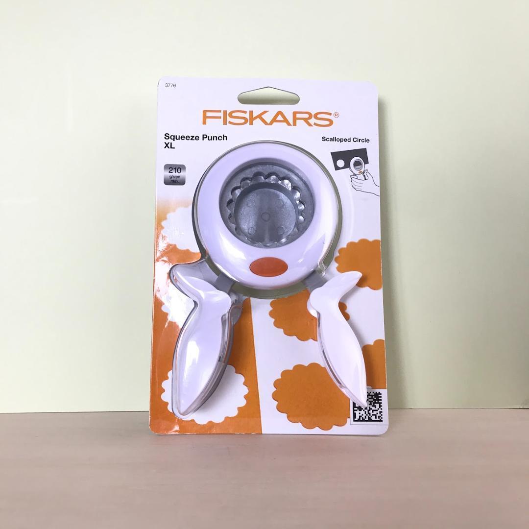 Fiskars スクイーズ パンチ XL スカラップサークル 5cm